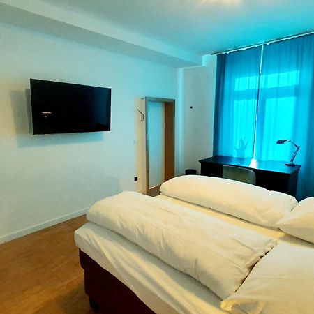 Helles Zimmer Mit Kingsize-Bett MHG Buitenkant foto