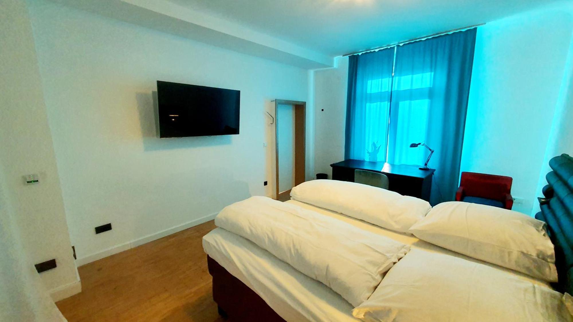 Helles Zimmer Mit Kingsize-Bett MHG Buitenkant foto