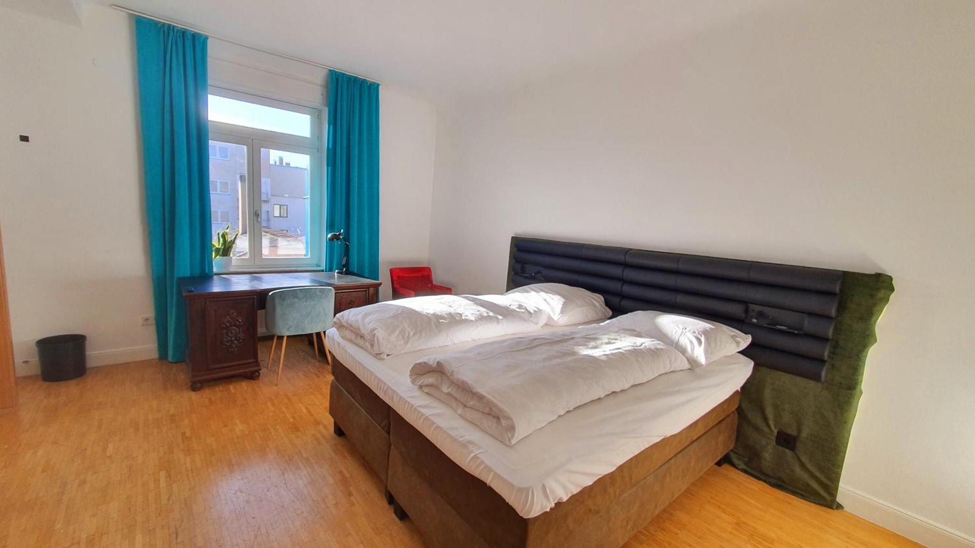 Helles Zimmer Mit Kingsize-Bett MHG Buitenkant foto