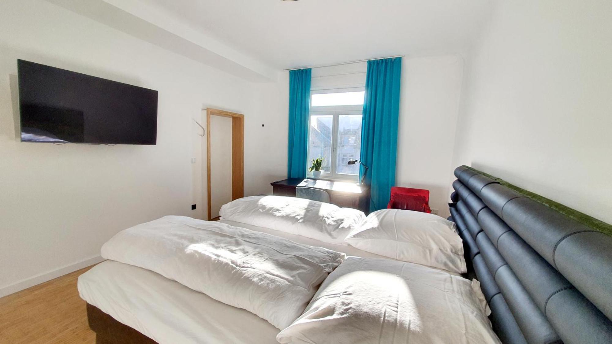 Helles Zimmer Mit Kingsize-Bett MHG Buitenkant foto
